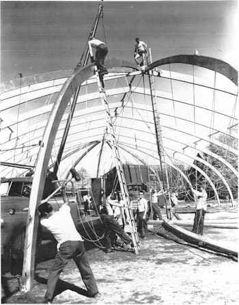 Erecting the Aer-o-Dome